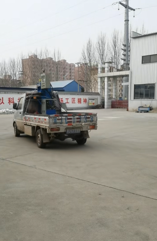 等壓門窗接角機(jī)